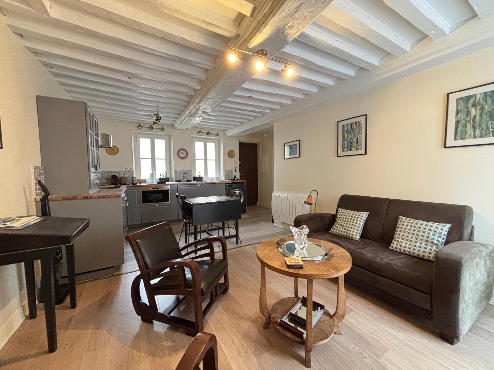 Les Remparts Apt Spacieux 1 Er Etage Renove Joliment Decore Bien Equipe Plein Centre Bayeux Proche Plages Du Debarquement Parking Gratuit A Proximite Exteriör bild