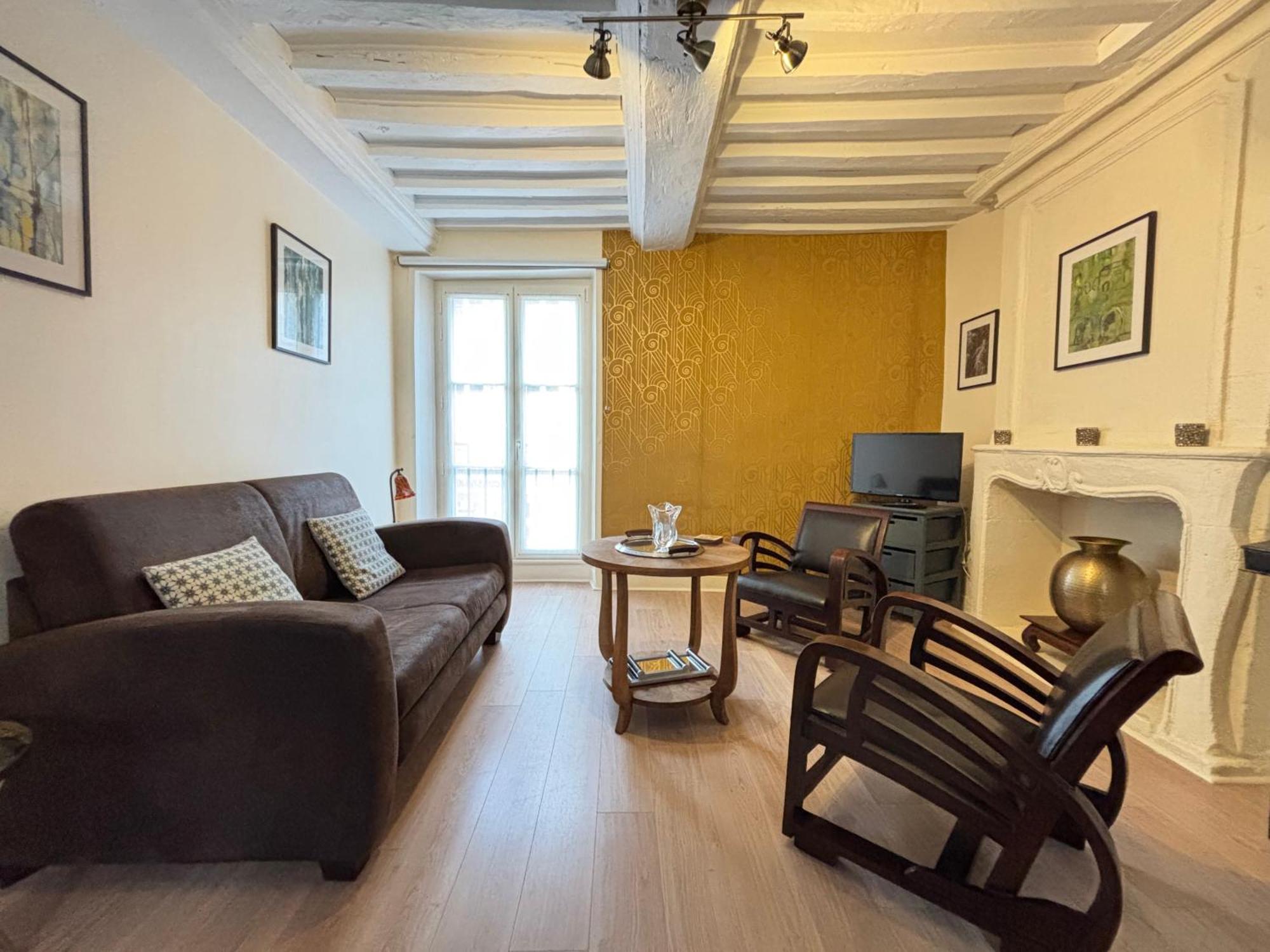 Les Remparts Apt Spacieux 1 Er Etage Renove Joliment Decore Bien Equipe Plein Centre Bayeux Proche Plages Du Debarquement Parking Gratuit A Proximite Exteriör bild