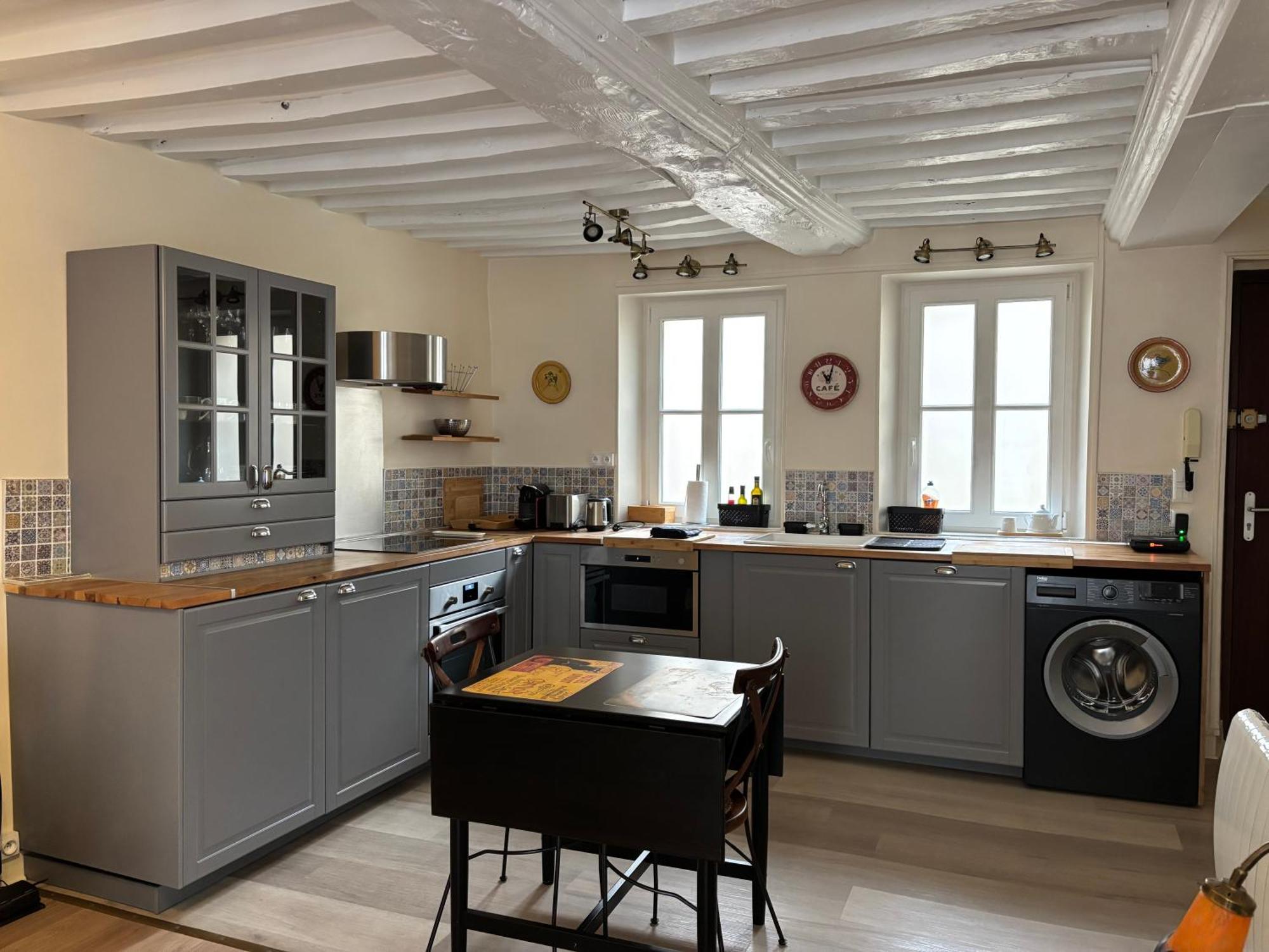 Les Remparts Apt Spacieux 1 Er Etage Renove Joliment Decore Bien Equipe Plein Centre Bayeux Proche Plages Du Debarquement Parking Gratuit A Proximite Exteriör bild